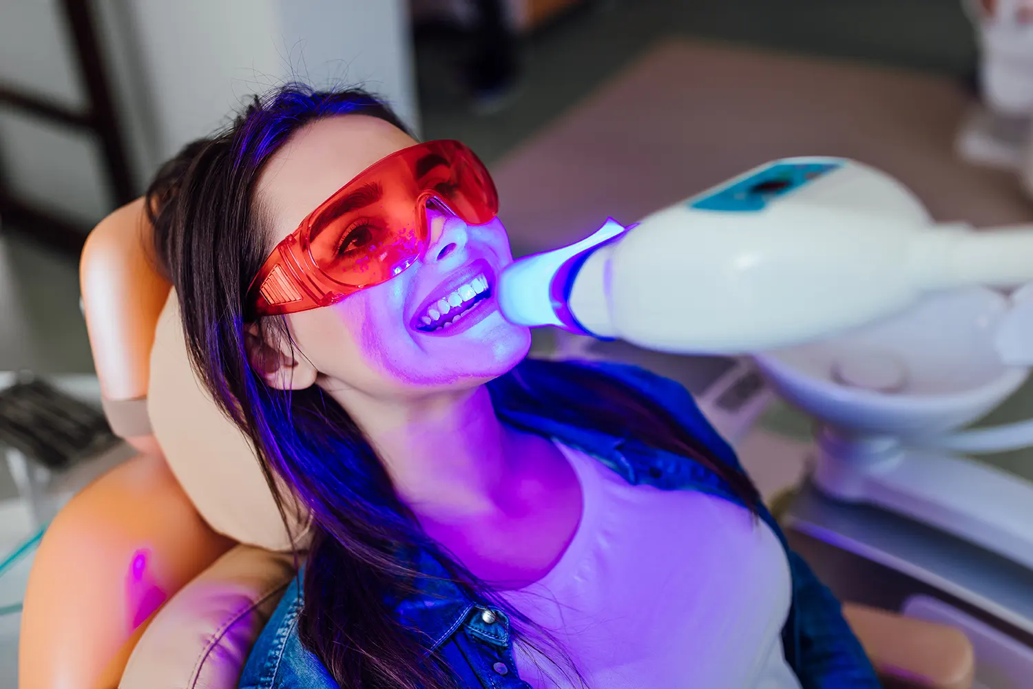 How long does teeth sensitivity last after whitening?
